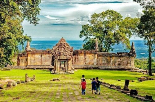 Preah Vihear Temple & Tamok House Private Tours